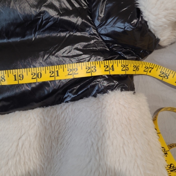 N + Loey Paris  Womens SZ 38 US SZ 8. Black and White Contrast-panel funnel-neck - Picture 10 of 12